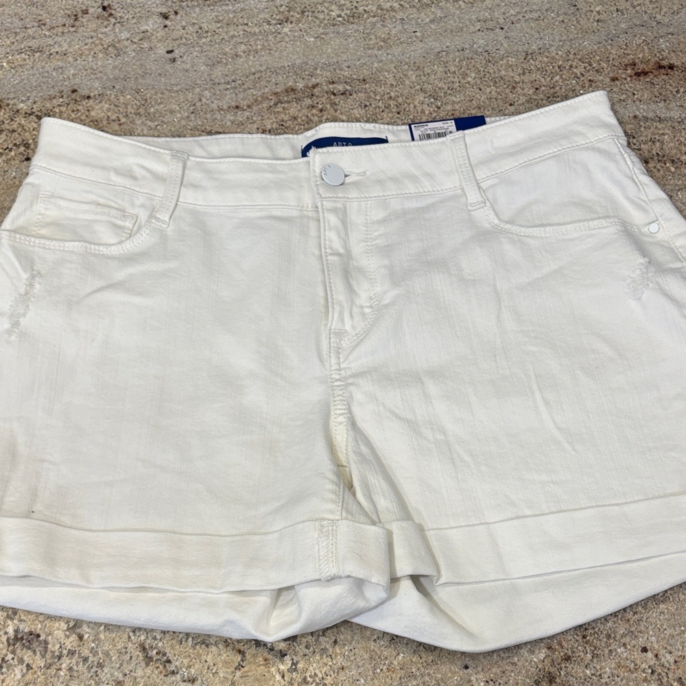 Apt 9 4.5” Women's White Denim Shorts